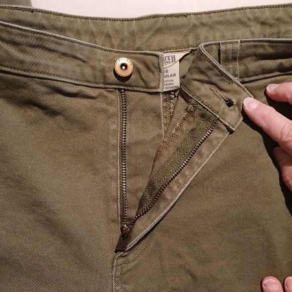 Duluth Trading Co. Men's trousers, dk brown/olive, sz 16 regular, cotton/spandex - Picture 2 of 7